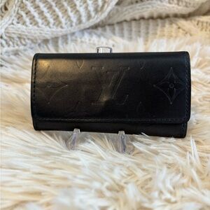 Authentic Louis Vuitton 4 ring key holder